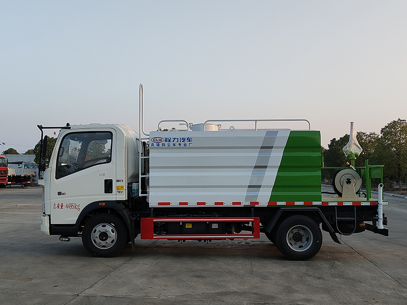重汽藍(lán)牌7方抑塵車(chē)140馬力-藍(lán)牌